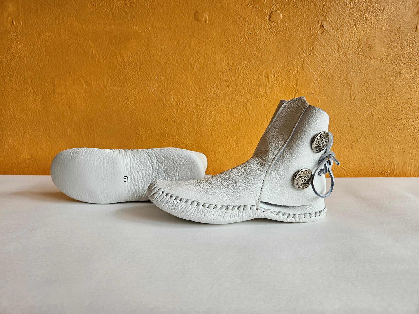 Women's Taos Moccasin 3000 White