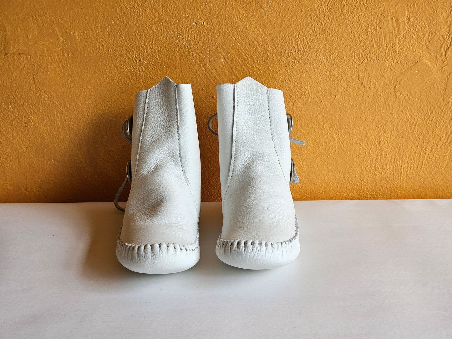 Women's Taos Moccasin 3000 White