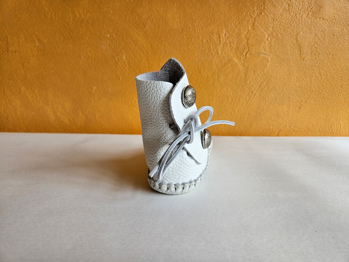 Kids #570 White Taos Moccasins