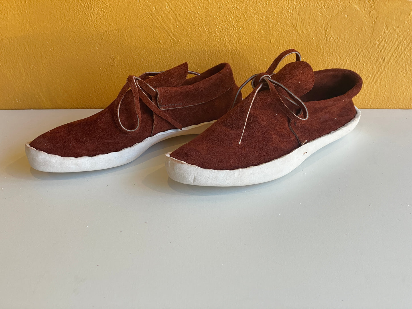 Men's Taos Navajo Style Low-cut Moccasin. Rust